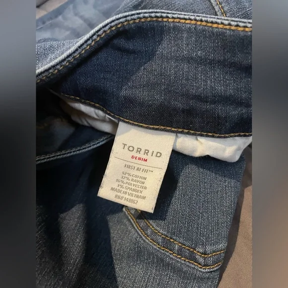 Women’s Torrid Crop Jeggings ( 30 ) - Picture 5 of 6
